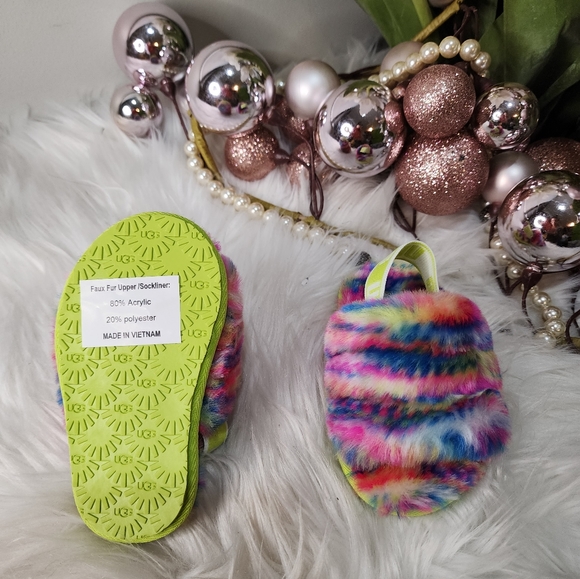 UGG FLUFF YEAH SLIDE Toddler Brand new - Picture 4 of 6